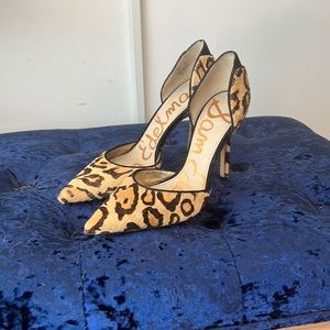 Leopard pumps